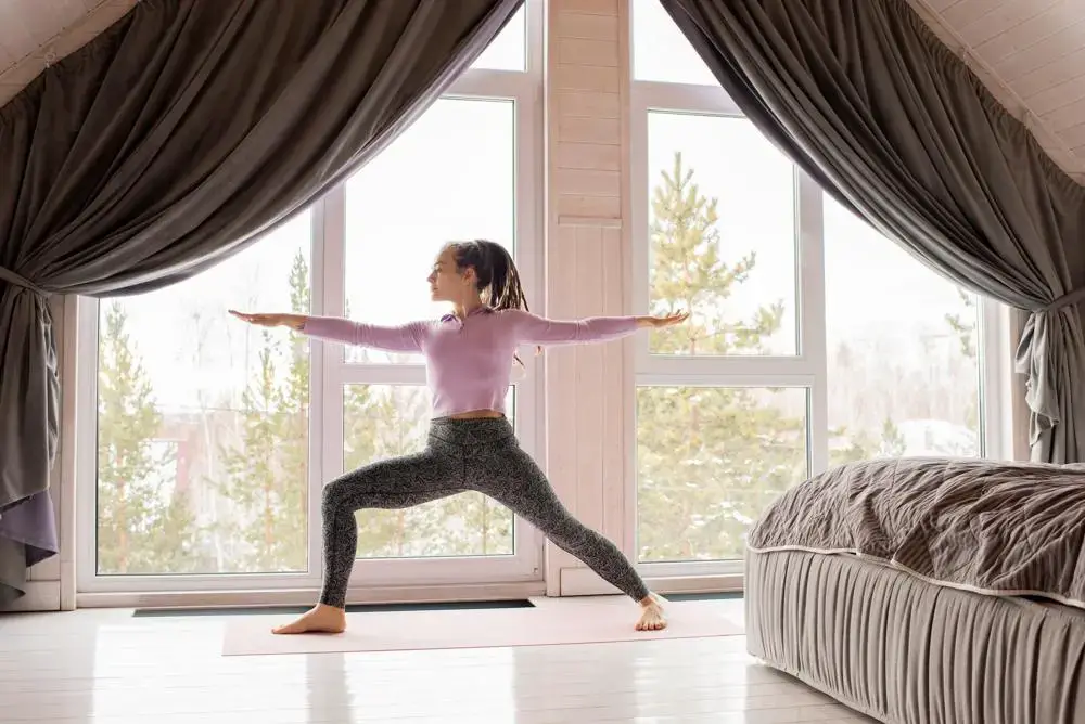 Efektywne ćwiczenia w domu: jak najlepiej trenować bez siłowni i sprzętu